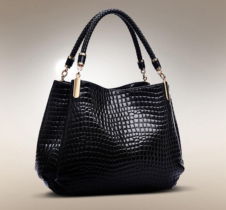 Xella | Elegant handbag with crocodile pattern