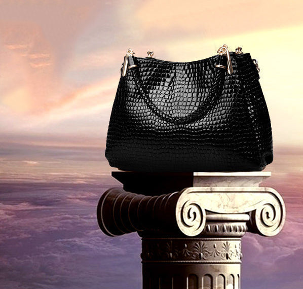 Xella | Elegant handbag with crocodile pattern