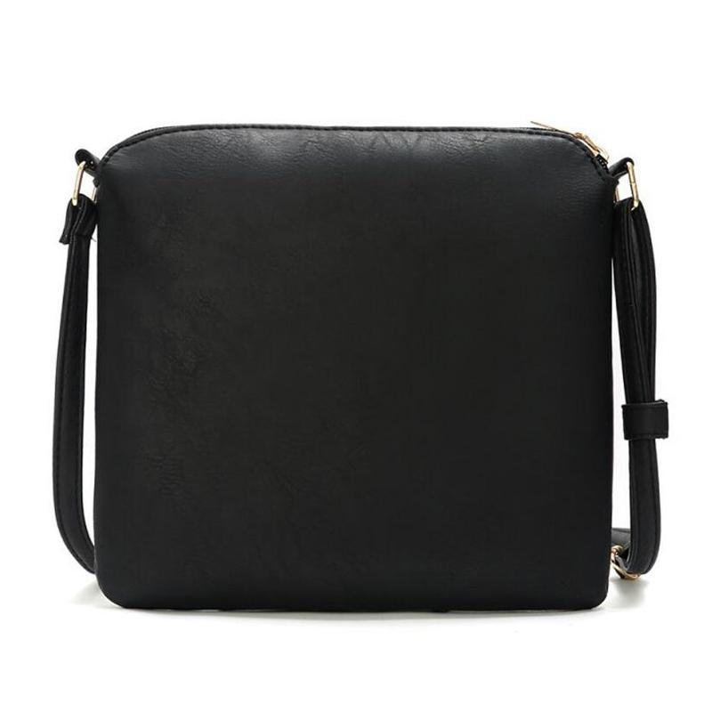 ChicRibbon - Elegant shoulder bag with tassels