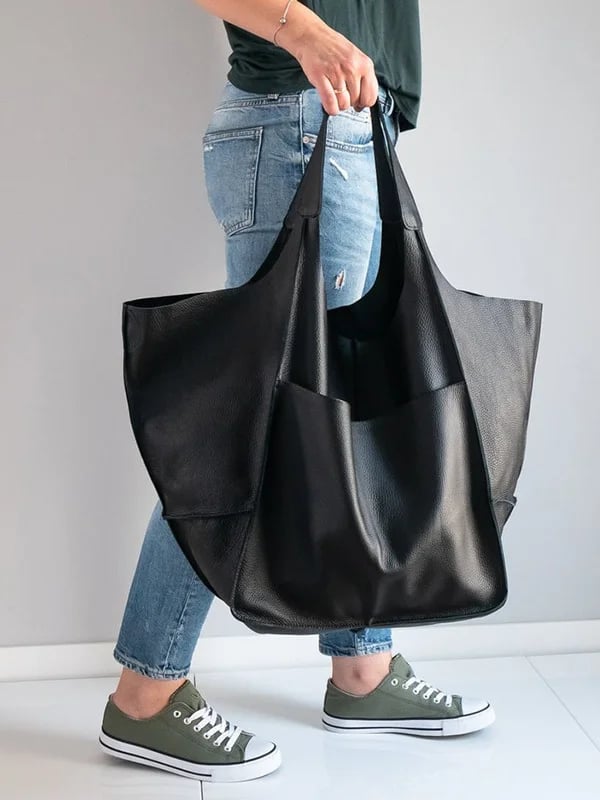 Xylia | New oversized handbag in handmade vegan leather.