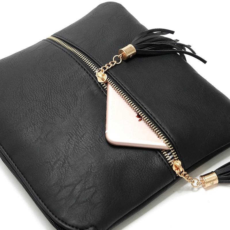 ChicRibbon - Elegant shoulder bag with tassels