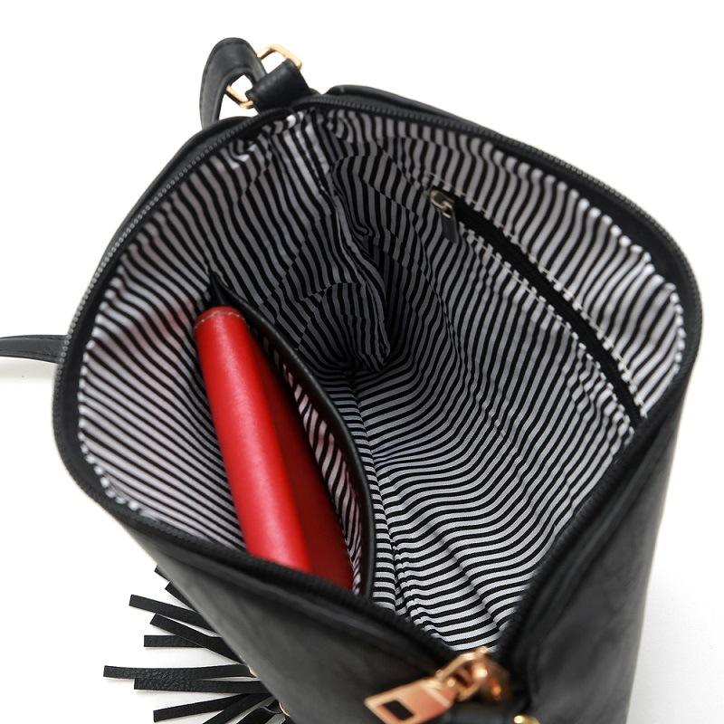 ChicRibbon - Elegant shoulder bag with tassels