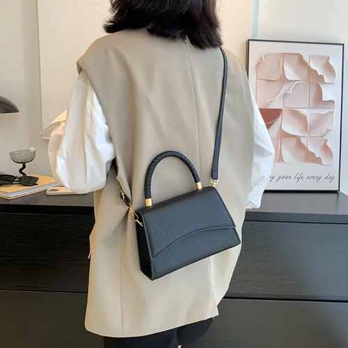 Andrea handbag with practical top handle