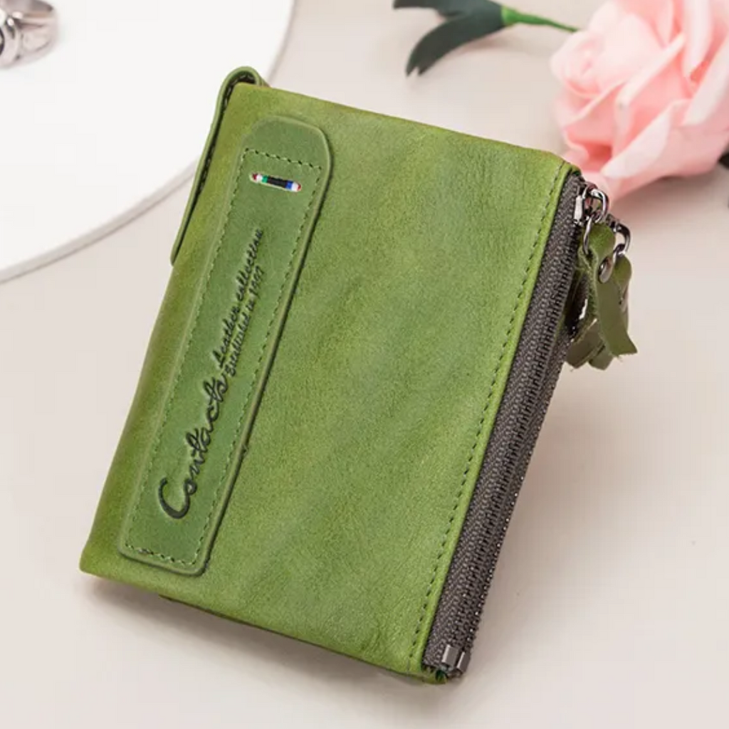 Compact wallet with double zipper closure | Practical and elegant
