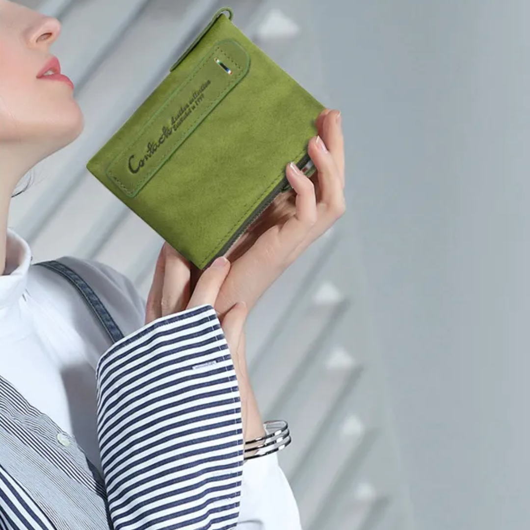 Compact wallet with double zipper closure | Practical and elegant