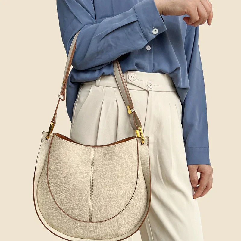 Elegant round shoulder bag - Itzel