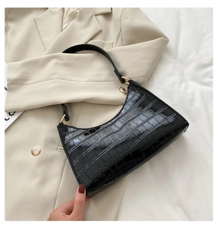Retro handbag in vegetable leather