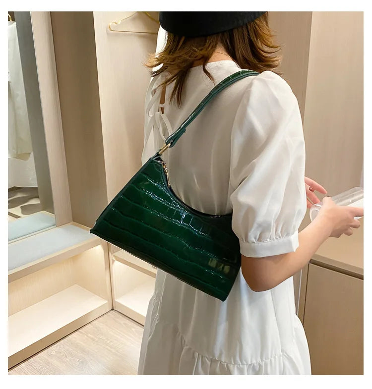 Retro handbag in vegetable leather