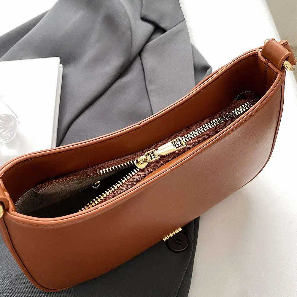 Trendy shoulder bag in vegetable leather