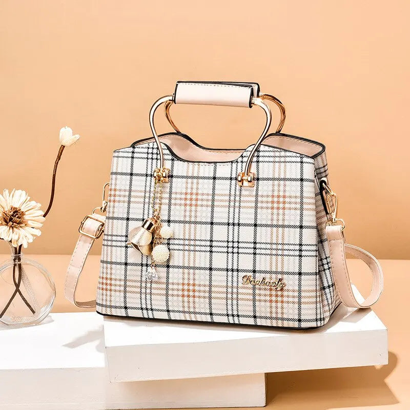 Women's leather shoulder bag - Everleigh