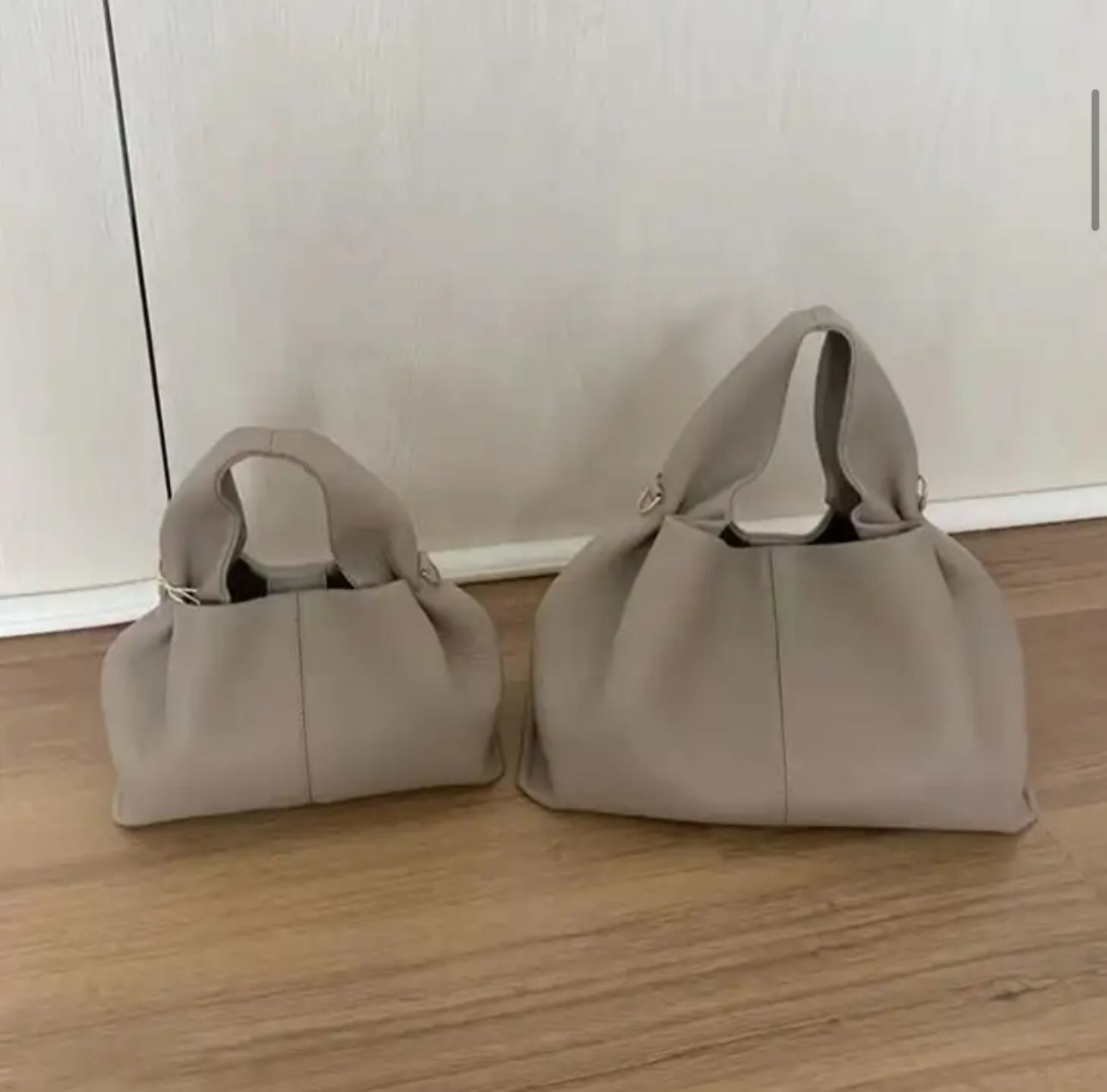 Elegant handbag with soft texture - Amora