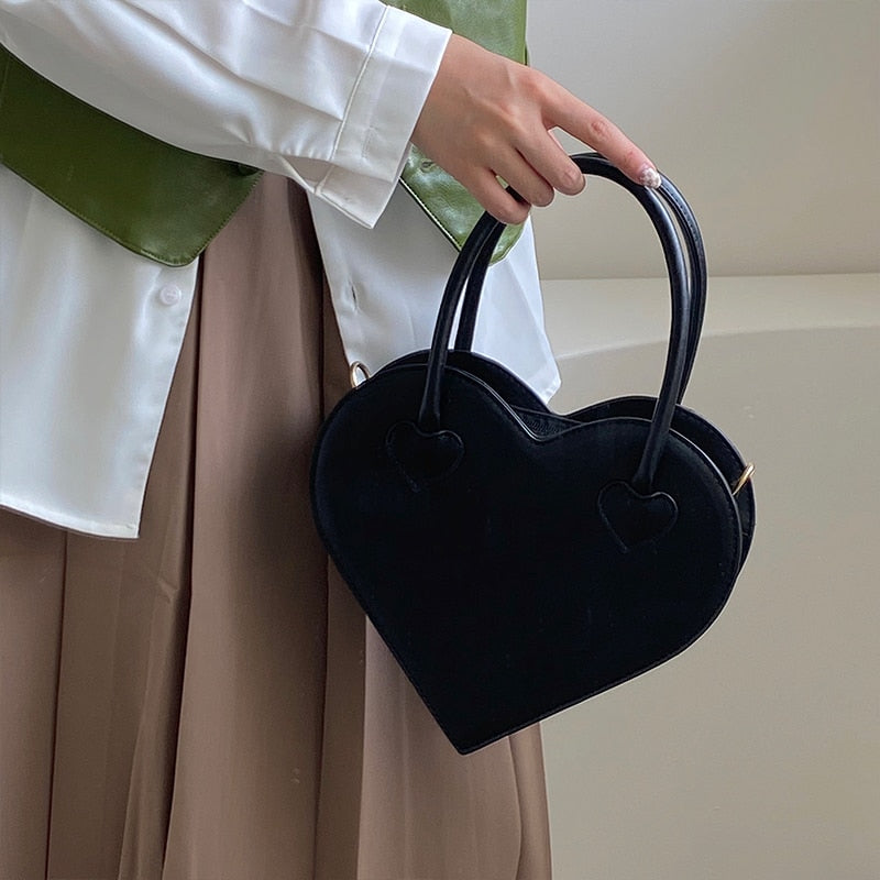 Beautiful heart-shaped handbag - Alivia