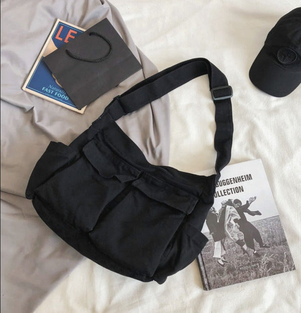 SleekEssence - Versatile and spacious shoulder bag for women