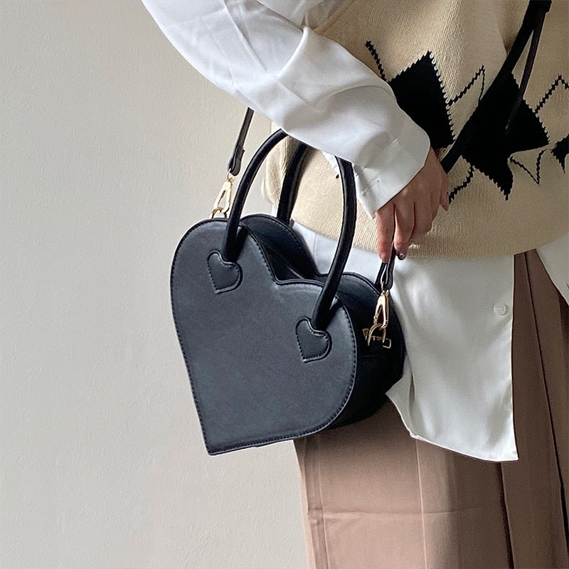 Beautiful heart-shaped handbag - Alivia