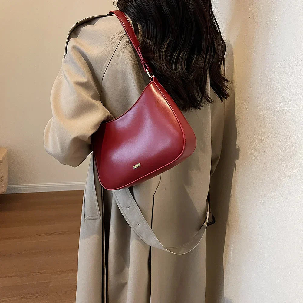 Trendy shoulder bag in vegetable leather