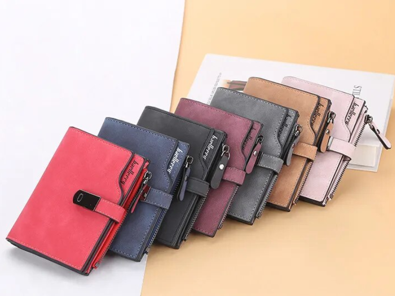 Compact wallet with magnetic loop | Practical and trendy