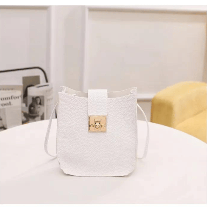 CB - Fashionable shoulder bag with adjustable strap