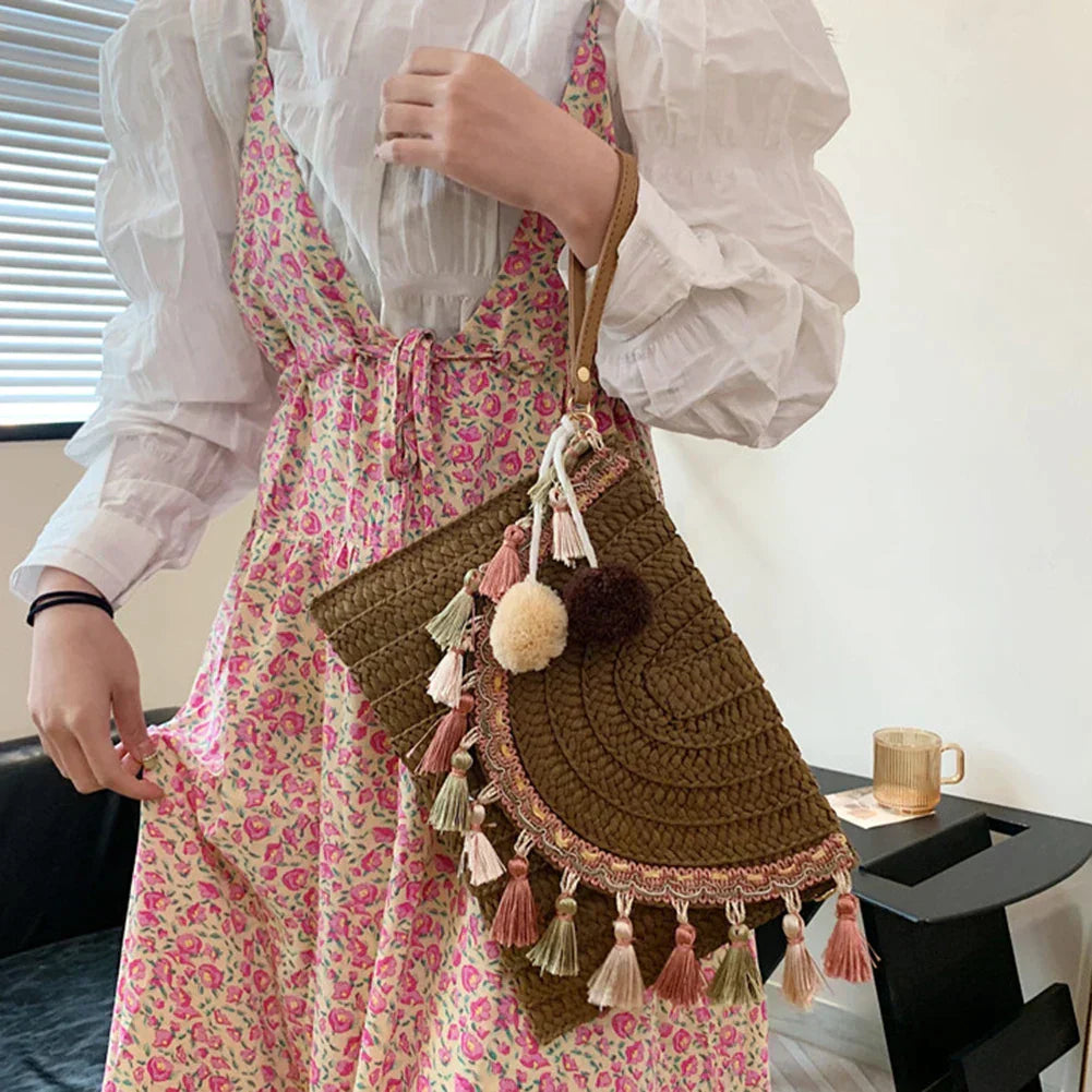Melina - Retro shoulder bag with pompom