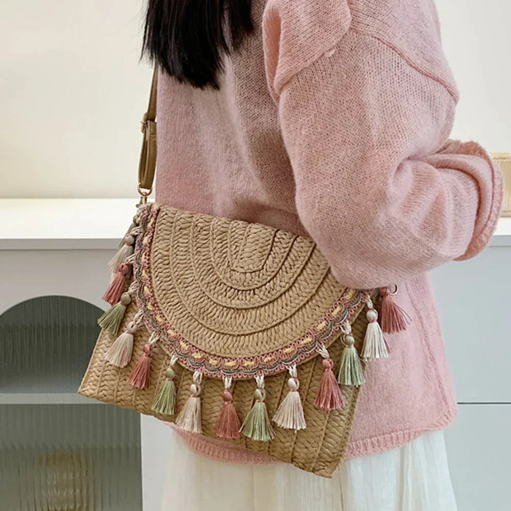 Melina - Retro shoulder bag with pompom