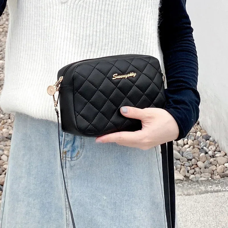 EleganceLuxe Lingge shoulder bag