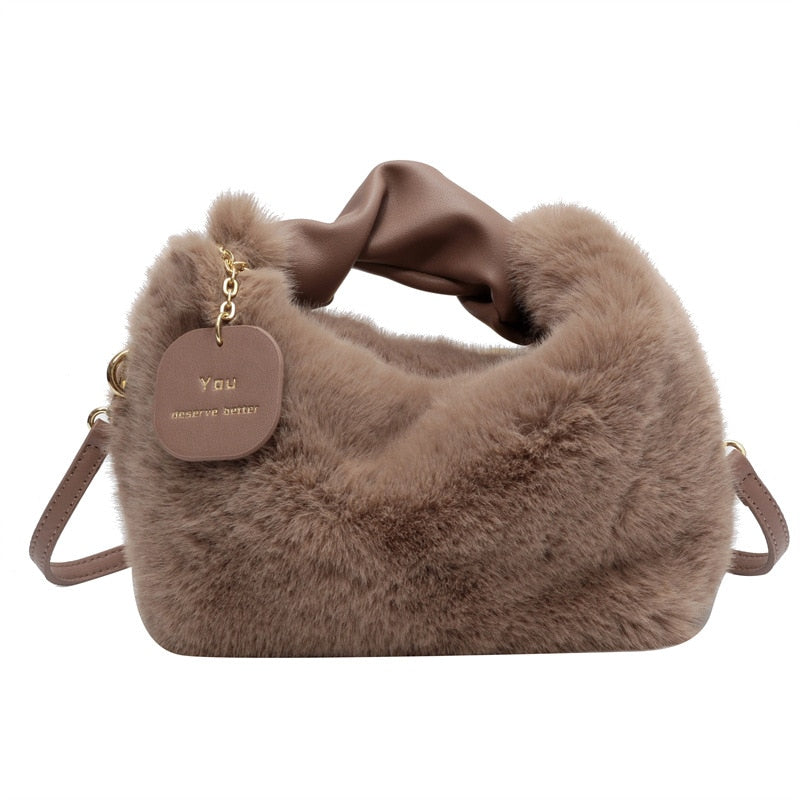 Ella Fluffy handbag - A bag you want to hug