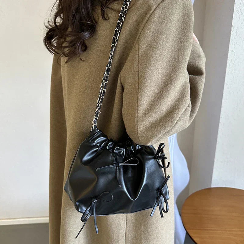 BellaLuxe - Shoulder bag with bow