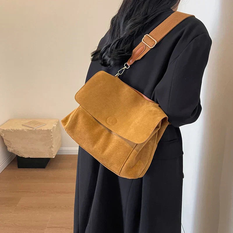 Erna | Vintage suede shoulder bag