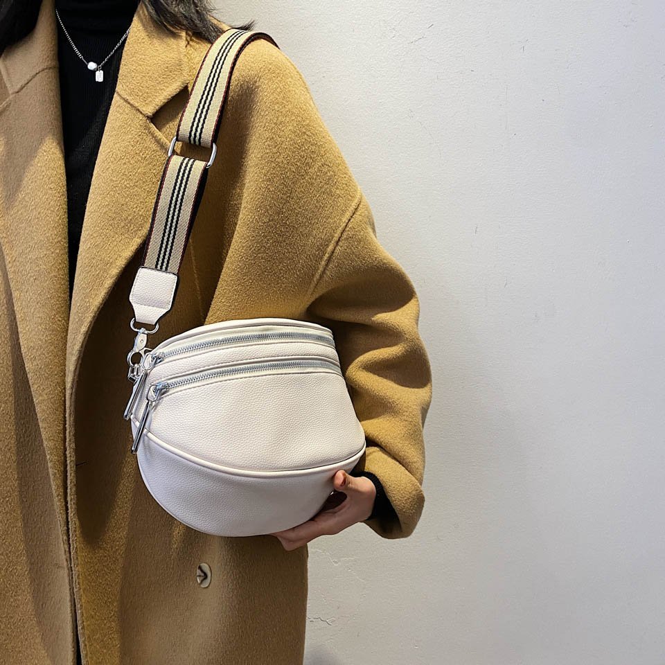 LIV Shoulder bag