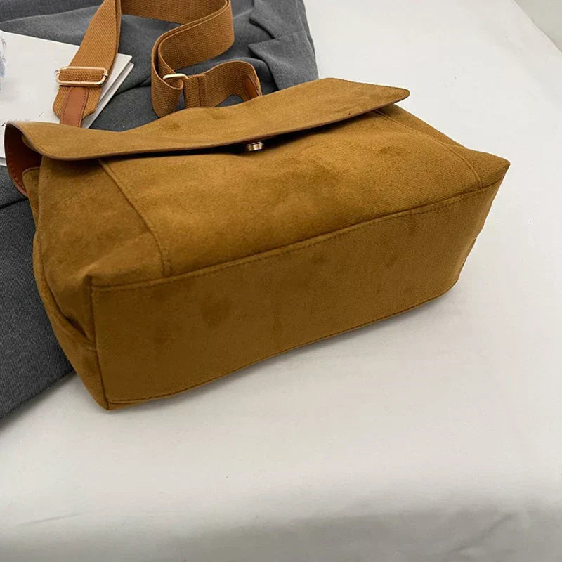 Erna | Vintage suede shoulder bag