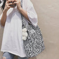 VivaModa chic leopard shoulder bag