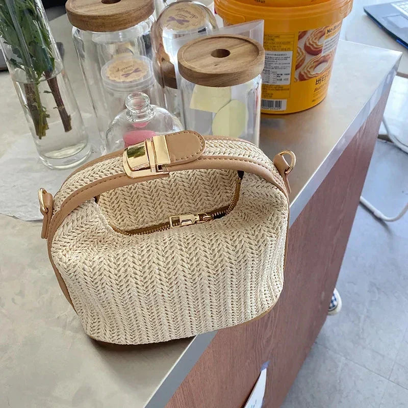 Charm by CocoStyle: straw shoulder bag