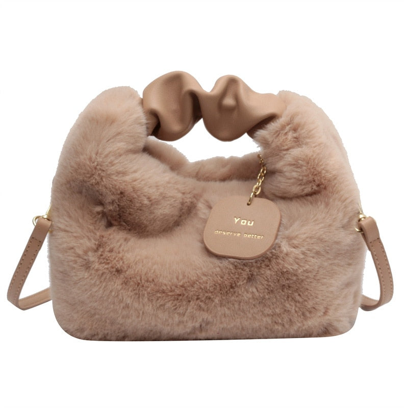 Ella Fluffy handbag - A bag you want to hug