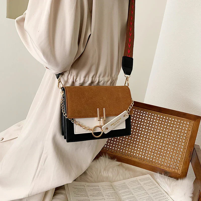 LuxeLena Shoulder bag in contrasting color