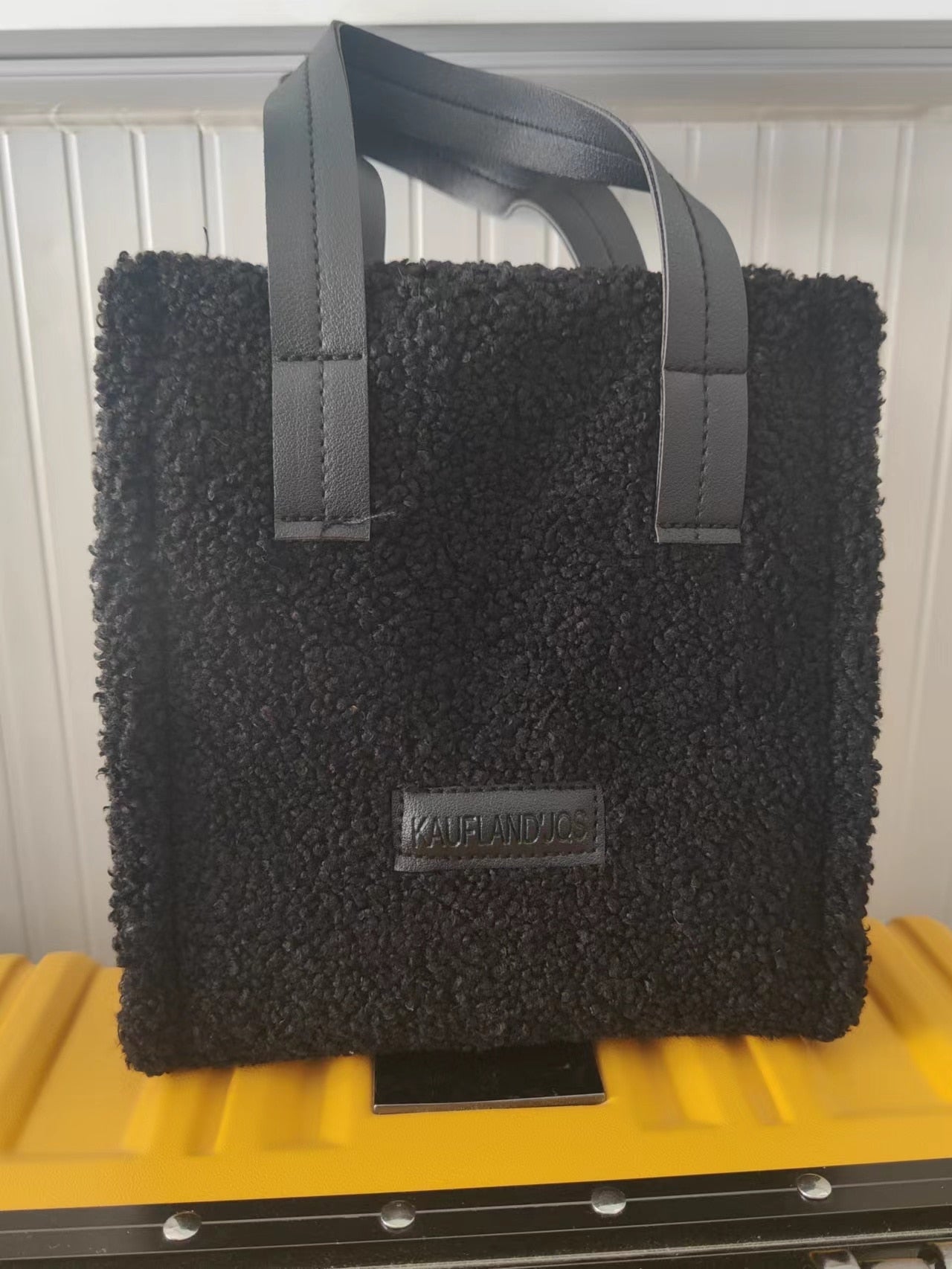 Tessa shoulder bag - Perfect with your Teddy coat
