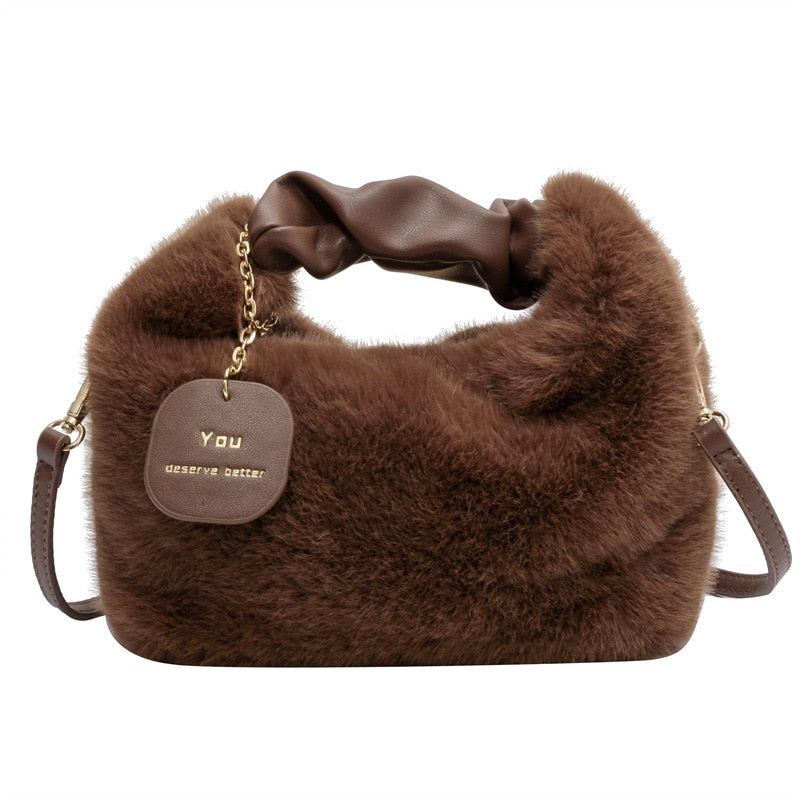 Fluffy handbag | This bag makes you want to hug it