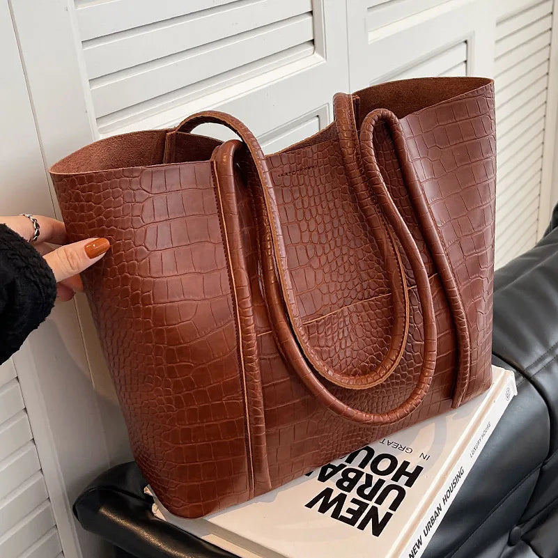 Iversen™ Betina | Vintage brown leather shoulder bag with crocodile print.