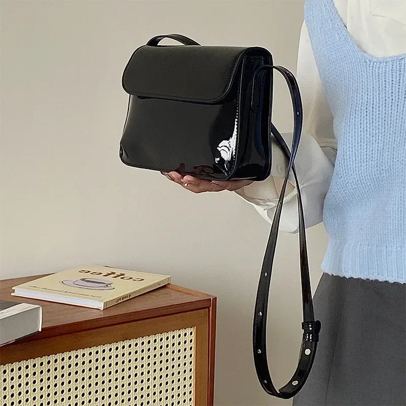 Elegant and chic red shoulder bag