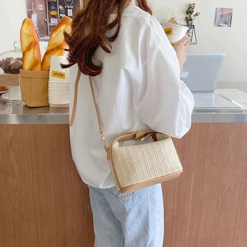 Charm by CocoStyle: straw shoulder bag