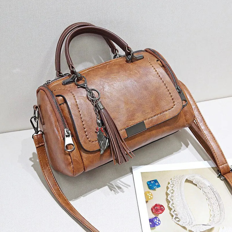 Elegant leather shoulder bag - Irmela