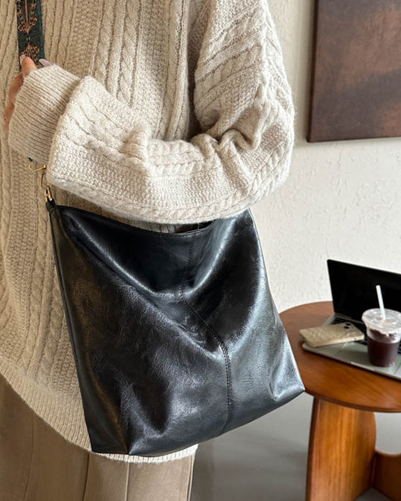Yuna - Large bucket bag with vintage shoulder strap