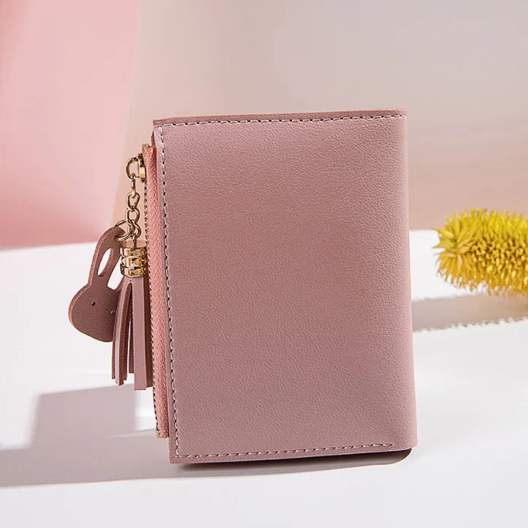 Small wallet with pompom zipper | Elegant and functional