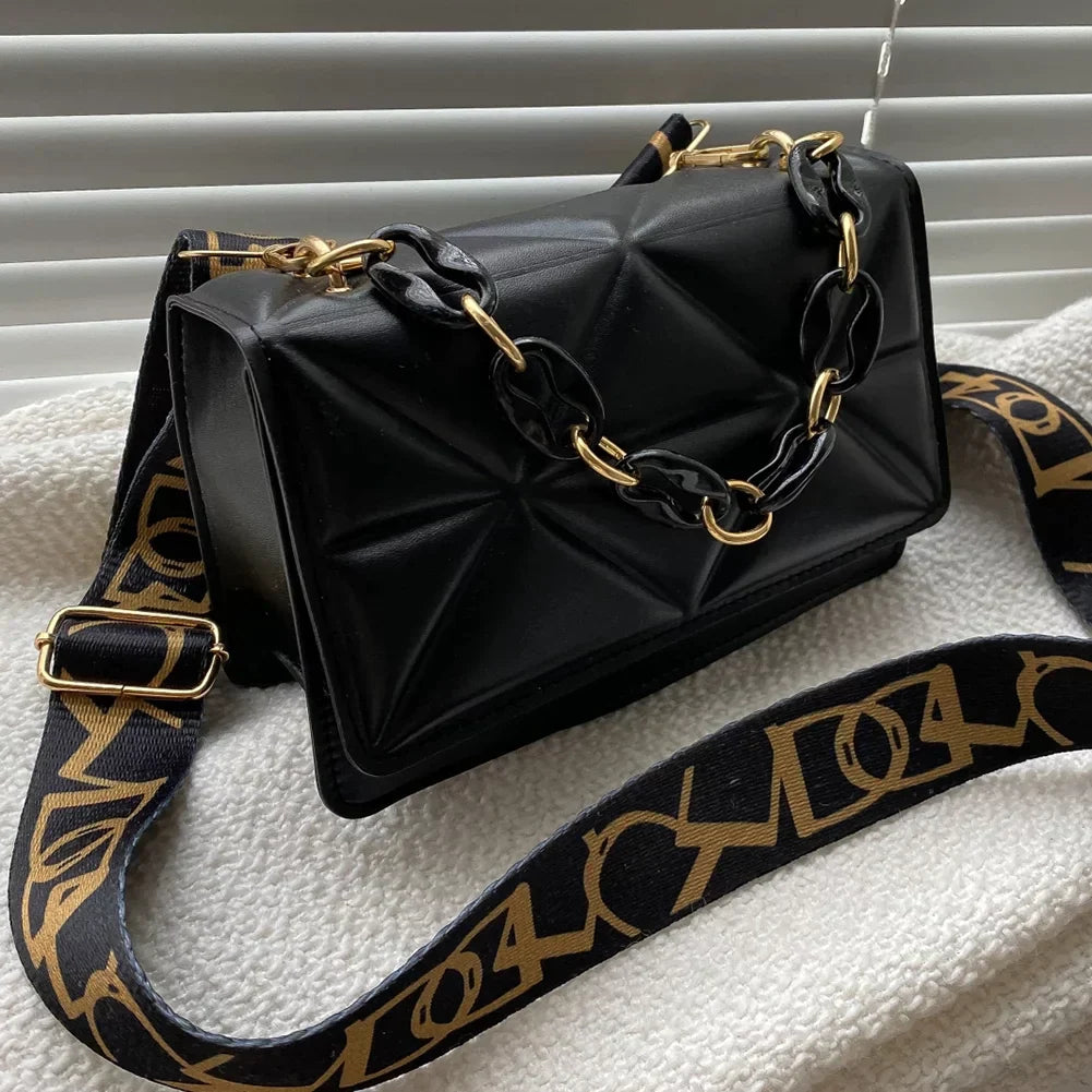 Savannah padded handbag | Elegant and trendy