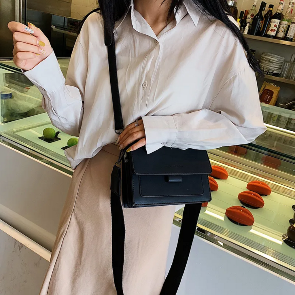 Kristel shoulder bag with practical flap opening