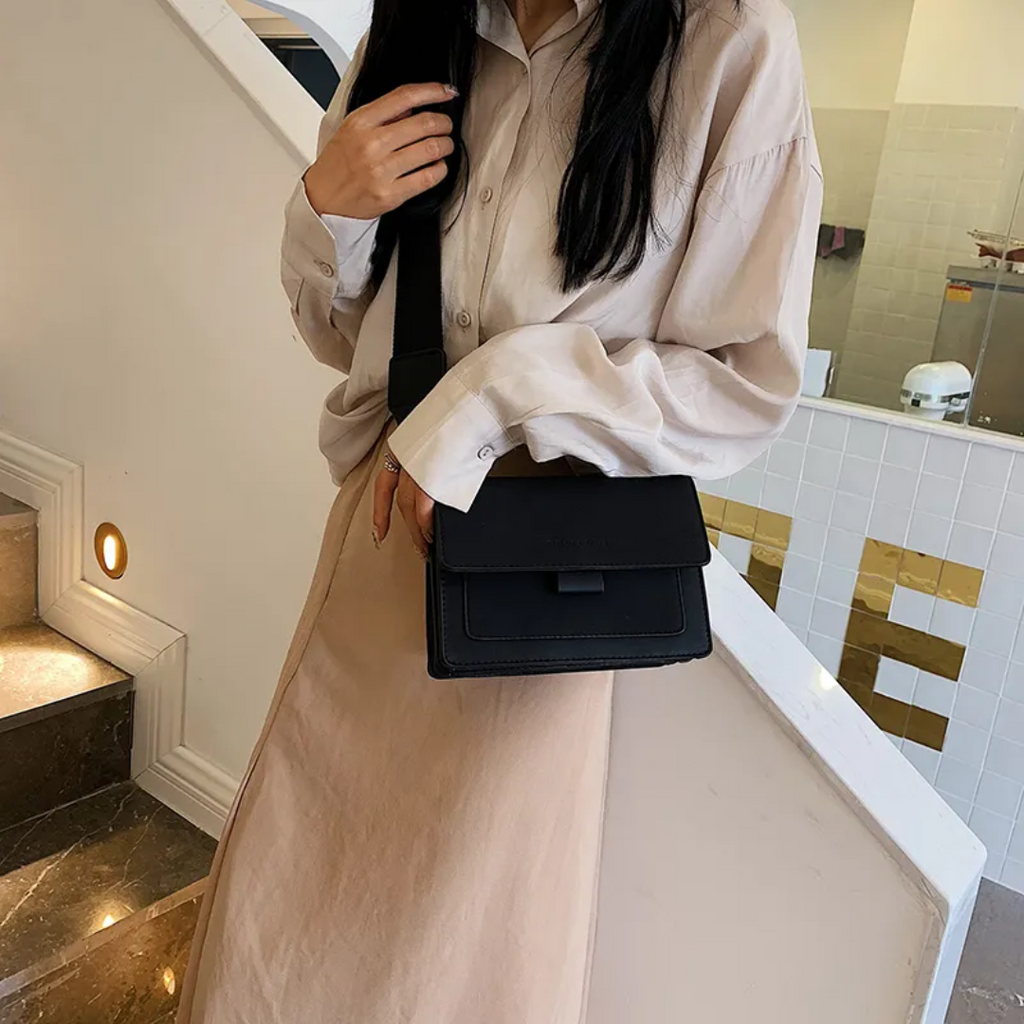 Kristel shoulder bag with practical flap opening