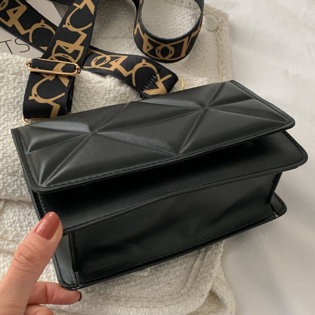 Savannah padded handbag | Elegant and trendy