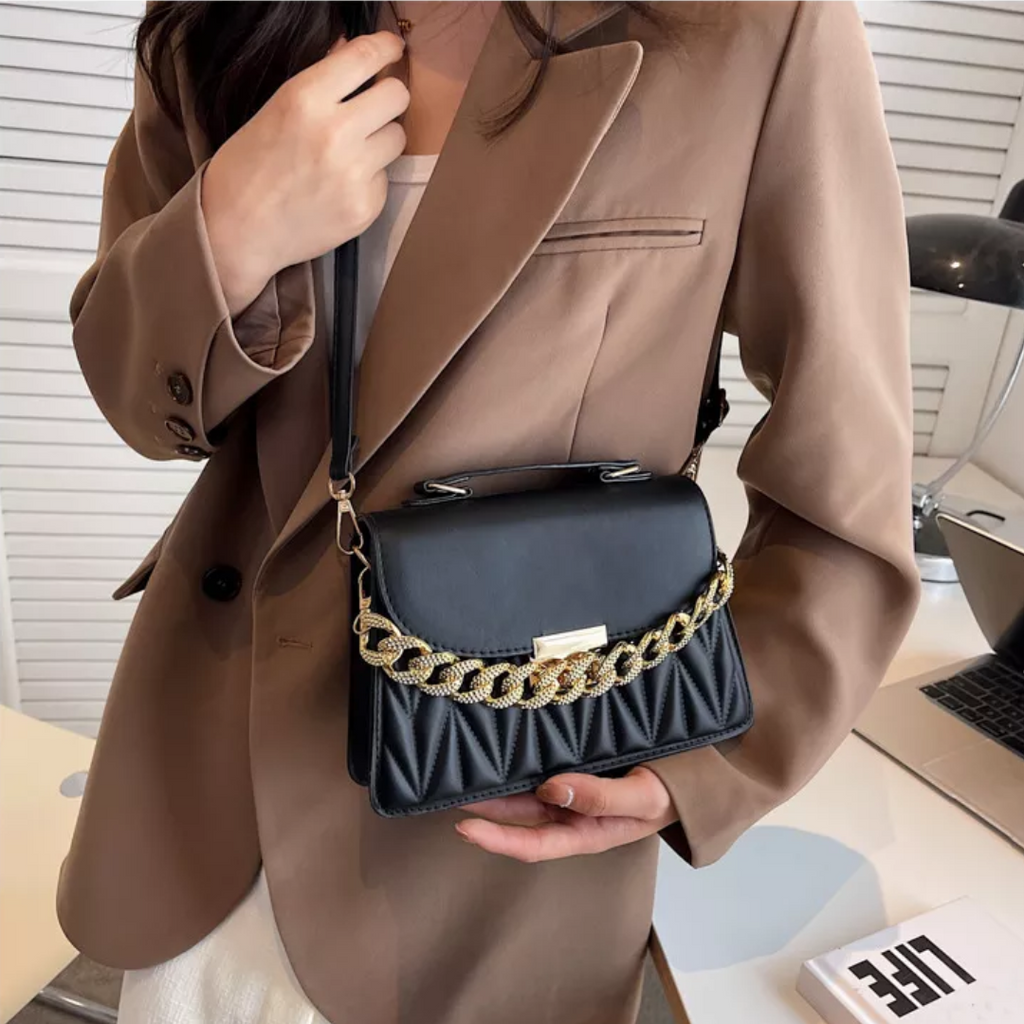 Amara chain handbag - Chic & Trendy