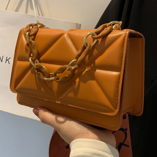 Savannah padded handbag | Elegant and trendy