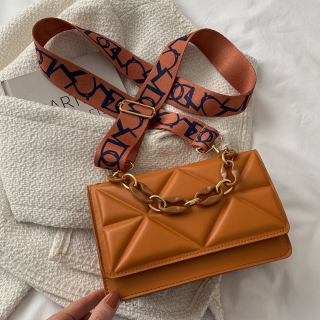 Savannah padded handbag | Elegant and trendy