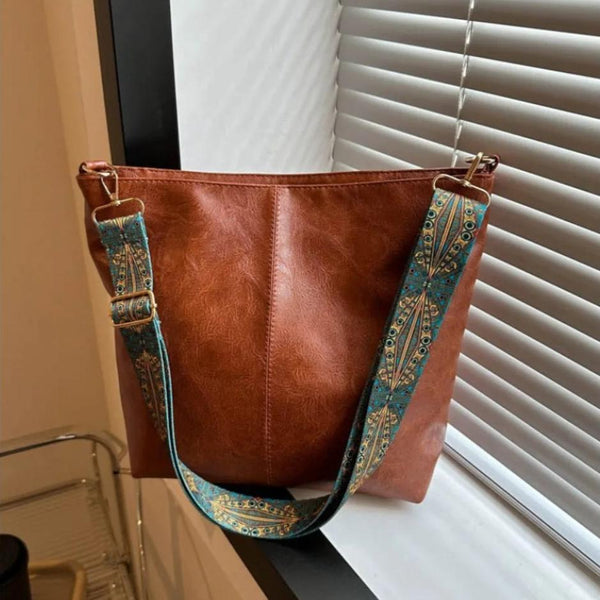 Yuna - Large bucket bag with vintage shoulder strap