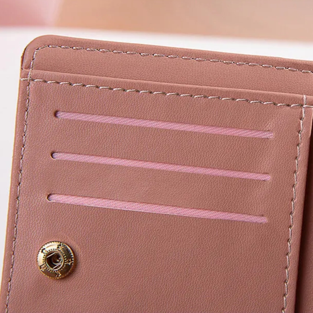 Small wallet with pompom zipper | Elegant and functional
